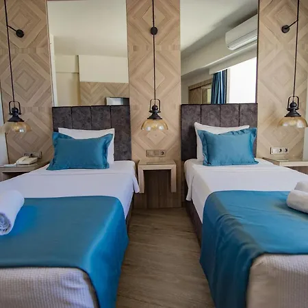 Hotel Class Unique