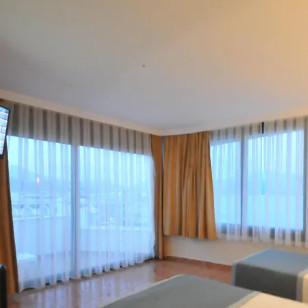 Class Unique Hotell 4*